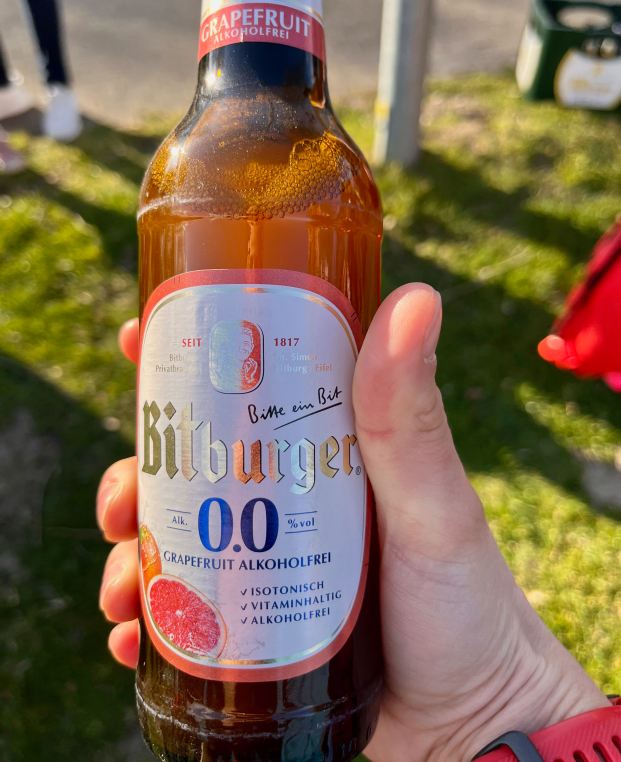 Love German post-race goodies: this time, a grapefruit-flavored alcohol-free beer. Delicious!